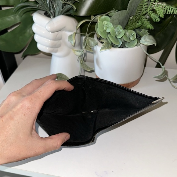 CELINE BLACK & SILVER MENS BIFOLD WALLET - Picture 6 of 7